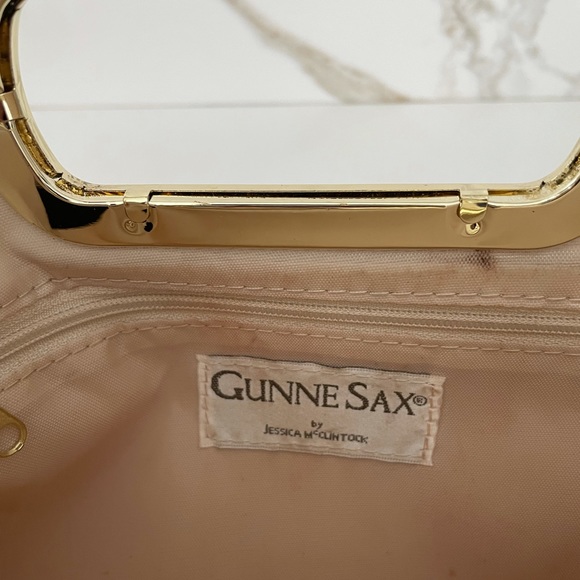 Cream and gold clutch - Picture 6 of 6